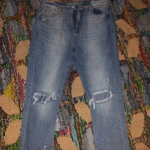 American Eagle Mom Jeans never worn